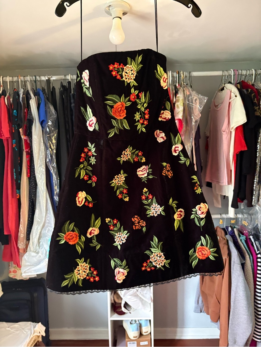 Alice + Olivia Black Strapless Floral Velvet Dress
